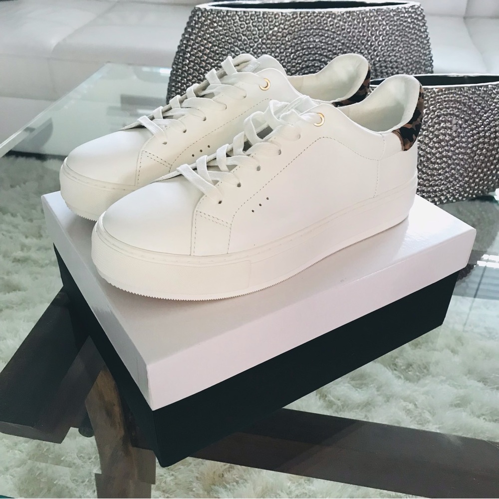Kurt Geiger London Womens white sneakers size 10